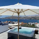 Penthouse Oceanview 特罗吉尔