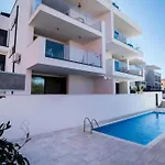 Penthouse Oceanview 特罗吉尔