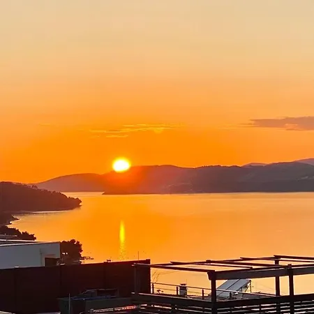 Penthouse Oceanview * Trogir